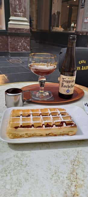 Brussels Beer, Chocolate and Waffle Tour - The Brussels waffle moment at the Royal Galleries