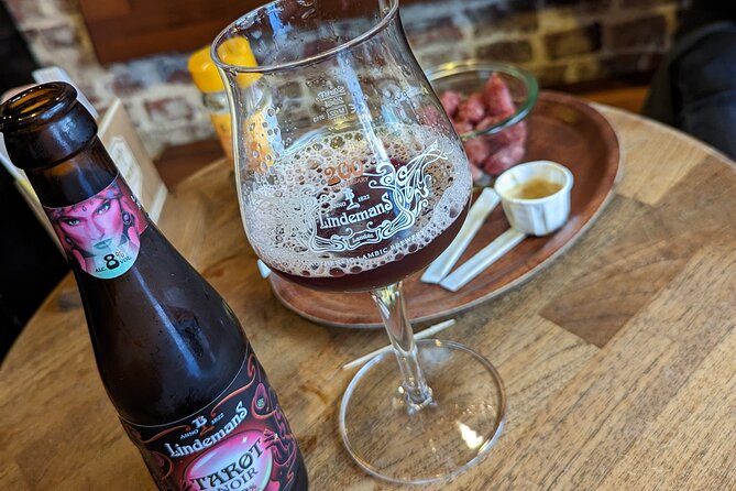 Brussels Beer tour - private tour with real Belgian guide - Stop 1: In ’t Spinnekopke near Jardin aux Fleurs