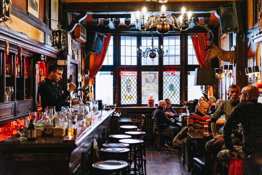 Brussels: Beer Tour with 6 Beers and 3 Chocolate Tastings - Your 4-hour route around Mary Grand Place and beyond