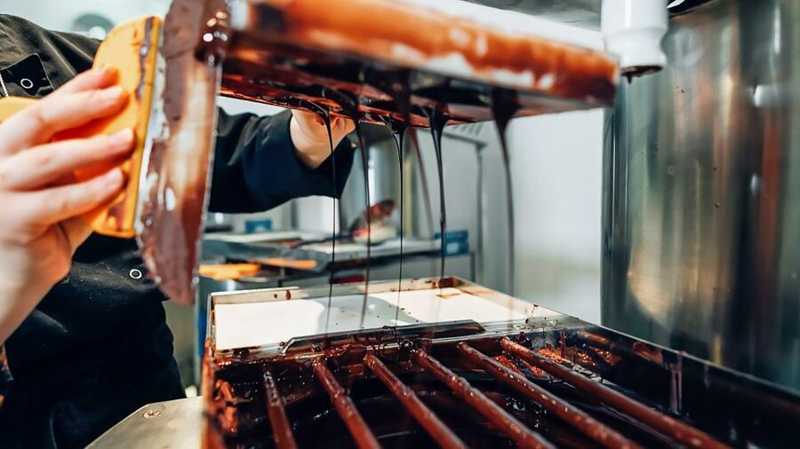 Brussels: Belgian Chocolate Making Workshop with Tastings - What you make: mendiants, truffles, and a custom bar