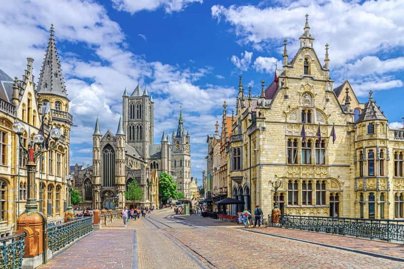 Brussels: Bruges & Ghent Tour w/ Cruise & Chocolate Tasting - Christmas Market stop and free time strategy in Bruges