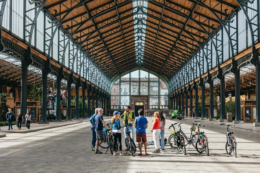 Brussels: City Highlights and Hidden Gems Bike Tour - The Café or Bar Stop: Where Brussels Becomes a Conversation