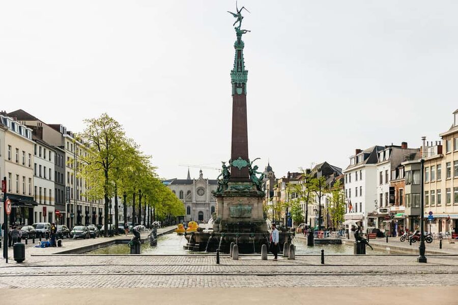 Brussels: City Highlights and Hidden Gems Bike Tour - Bikes, Helmets, and Comfort: What to Expect From the Riding
