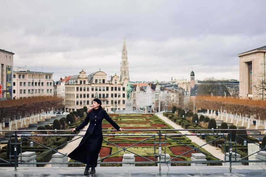 Brussels City Photoshoot With a Professional Photographer - Meeting Point on Grand Place: Where the Shoot Starts