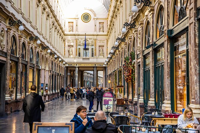 Brussels: City Walk with Audioguide in 7 Languages on your Phone - Following the GPS route to the Grote Markt area