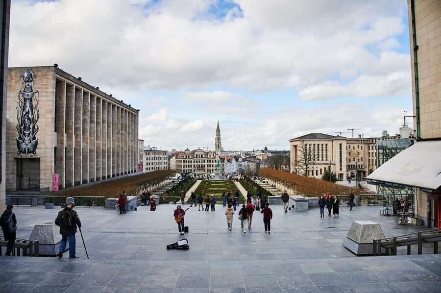 Brussels: Colonial Horrors of Leopold II in Congo Tour - Parc du Cinquantenaire: Starting With a Big Central Reference Point