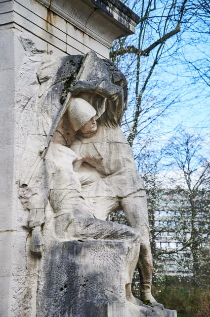 Brussels: Colonial Horrors of Leopold II in Congo Tour - Mont des Arts: Reading the City’s Style Through a Historical Lens