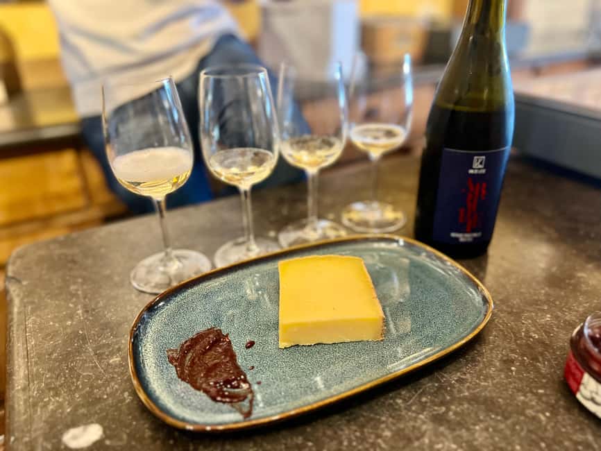Brussels: Food Tour of 10 Tastings - Waffles, Beers & More - The Belgian waffle, then the Secret Dish finale