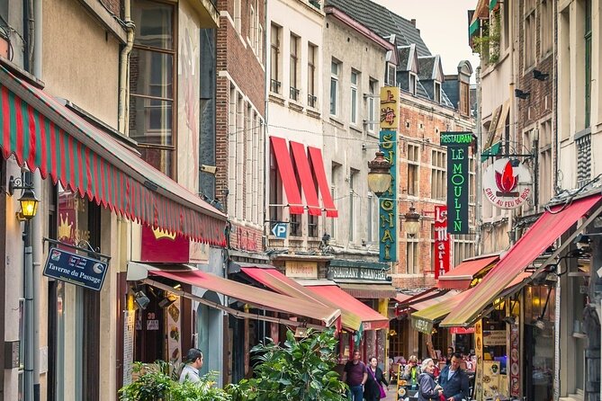 Brussels Food Tour with Full Meal & Drinks by Do Eat Better - The sweet ending at Manneken Pis and Galerie de la Reine