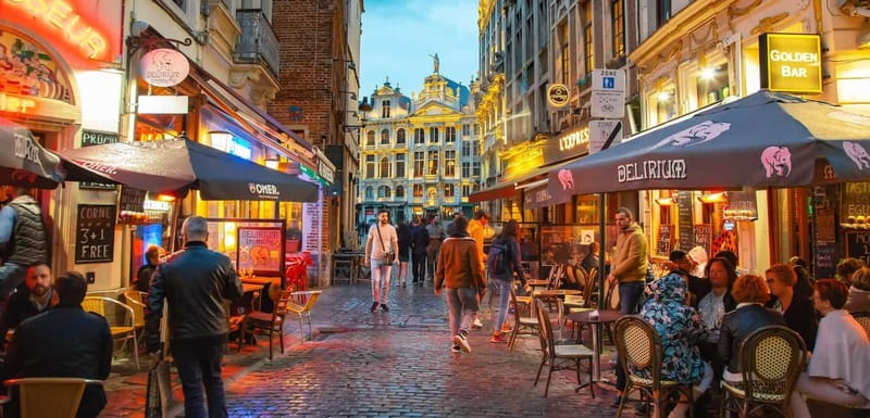 Brussels: Highlights and Hidden Corners Private Guided Walk - Saint-Nicolas and the Old-Brussels Feel