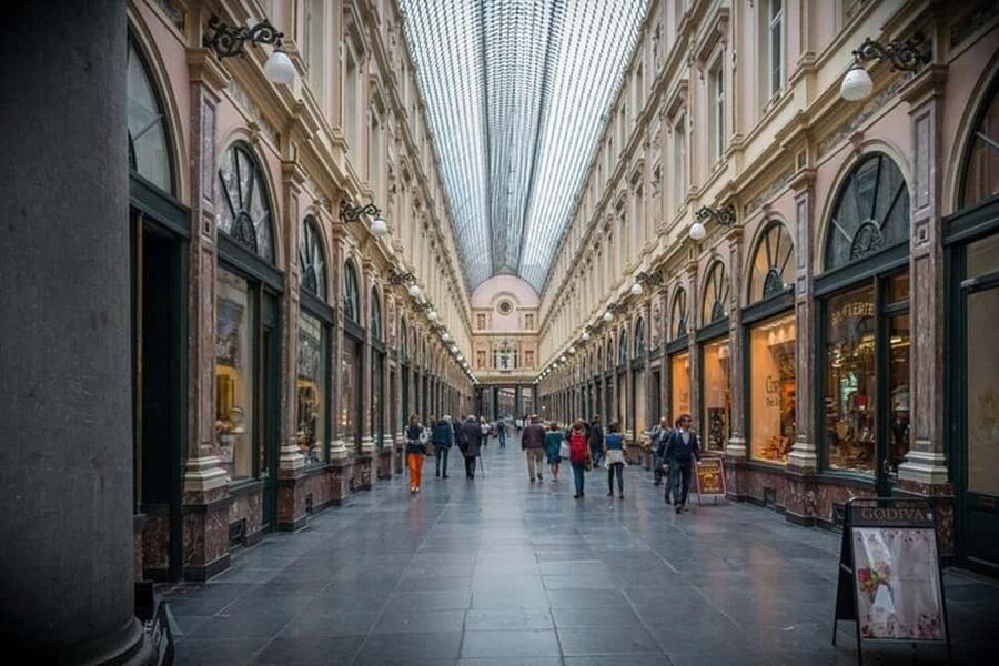 Brussels: Highlights and Hidden Gems Walking Tour - When the guide makes the difference, and how to handle it