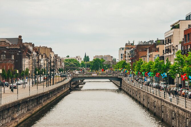Brussels Highlights Self guided scavenger hunt and Walking Tour - Manneken Pis and Jeanneke Pis: playful puzzles for famous icons