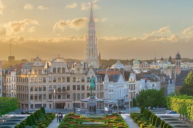 Brussels: Historical Walking Tour with Chocolate & Waffle Tasting - Warandepark and Geluck’s Le Chat: Belgian humor in a calmer setting