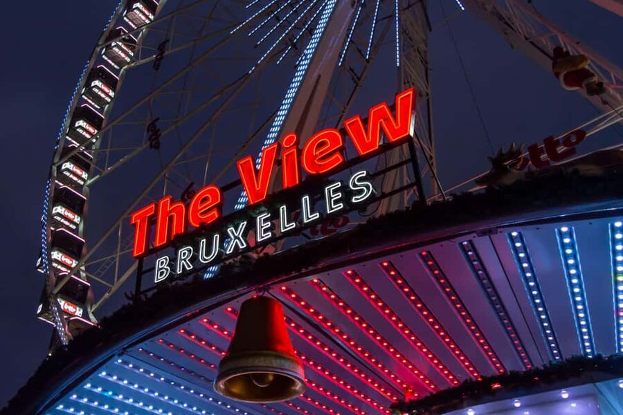 Brussels: Hop-On Hop-Off Bus Tour and Ferris Wheel Combo - The red route stops, what to see at each (and where it’s best)