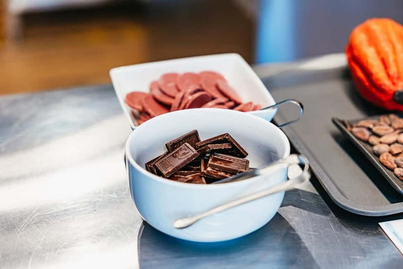 Brussels: Make Your Own Chocolates Workshop with Tastings - Brussels chocolate workshop, what makes it feel special