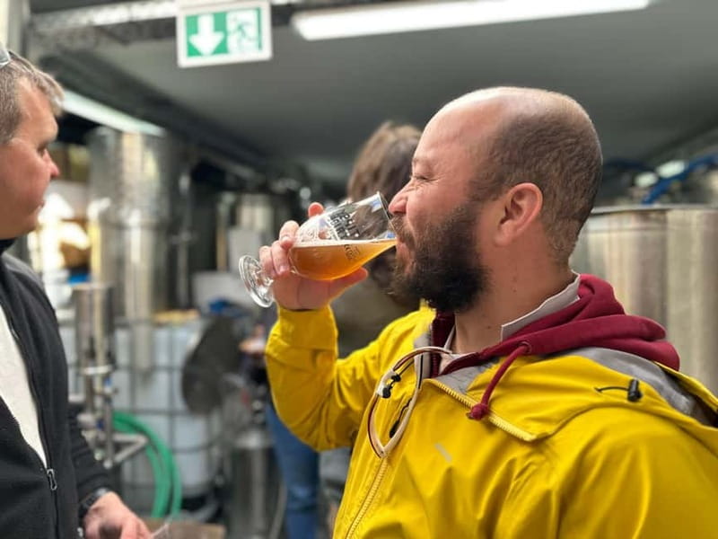 Brussels: micro brewery & distillery tour + beer tasting - The beer tasting in 16cl glasses, how to get more out of the samples