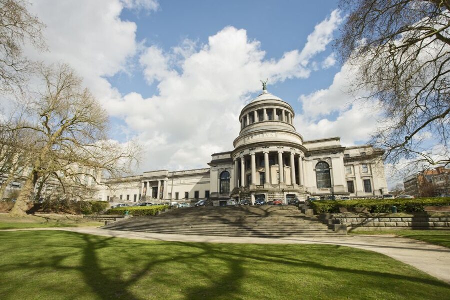 Brussels: Museum Art & History Entry Ticket - Arriving at Parc du Cinquantenaire, and finding the right entrance
