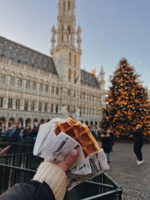 Brussels on Foot: Historic Center with a Local Guide in 2 hours - Manneken Pis, Jeanneke Pis, and Zinneke Pis in their holiday costumes