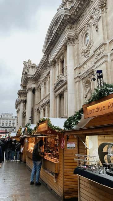 Brussels on Foot: Historic Center with a Local Guide in 2 hours - Starting at Grand-Place, where Brussels puts on a show