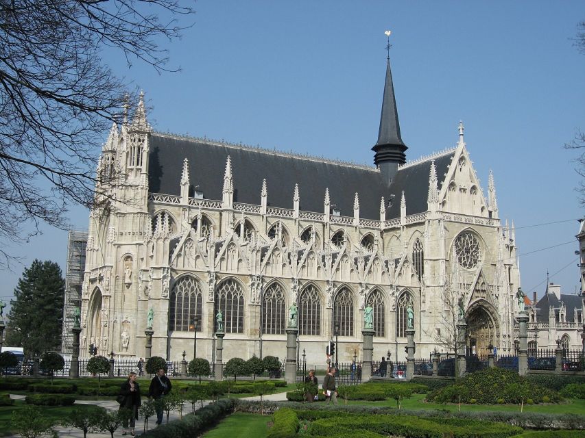 Brussels: Private 3-Hour Sightseeing Walking Tour - St Hubertus Galleries and Manneken Pis: Small Sights, Good Stories