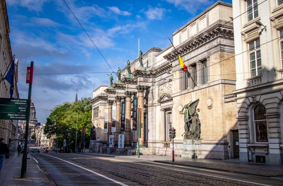 Brussels: Private Exclusive History Tour with a Local - Palais de Justice: history meeting the European capital era