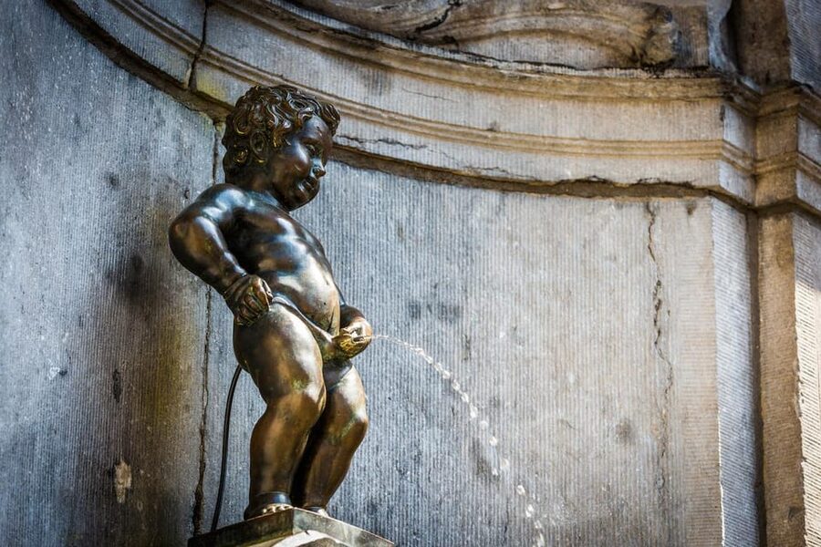 Brussels: Private Family Tour. Highlights, Tasting & Museum - Place Sainte-Catherine and Saint-Nicolas: Architecture Stops That Work