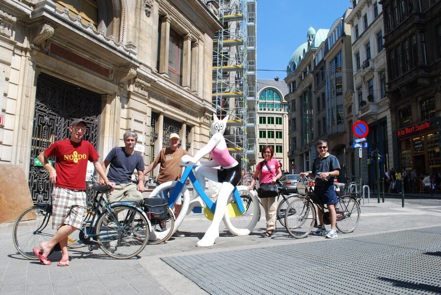 Brussels: Sightseeing Bike Tour - From Court House to Atomium viewpoints, then Parliament and Commission