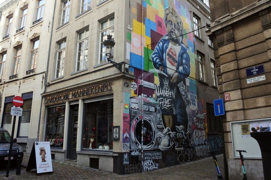Brussels: The comic book walls walking tour - Tintin’s house stop, and the Moulinsart context you actually need