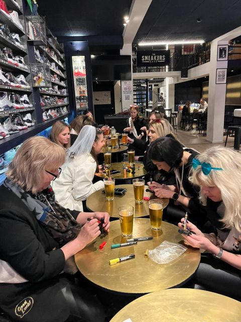 Brussels Tipsy Tour: Cocktail Making, Painting & Chocolates - Finish with the Belgian beer and chocolate pairing