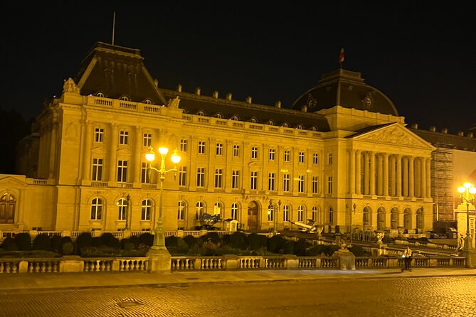 Brussels Tootbus before night sightseeing tour - Flagey Square: a wide open stop for nighttime atmosphere
