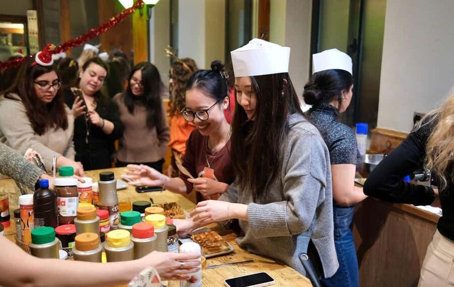 Brussels: Waffle Making Workshop With Beer Tasting - Key highlights at a glance