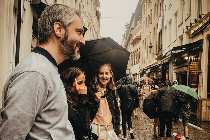 Brussels Walking and Tasting Tour (Beers,Chocolates&Fries/Waffle) - Manneken Pis: the story behind the famous little landmark