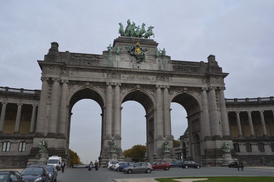Brussels: Walking Tour from Central Station to Manneken Pis - Atomium: Expo 58 modernity, not just a famous photo spot