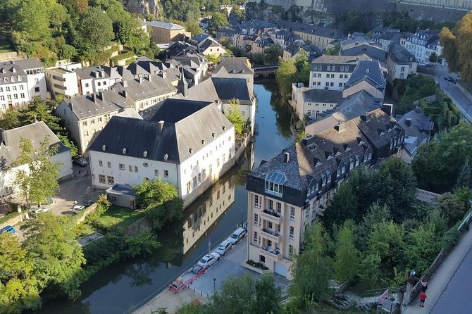 Bus day trip to Luxembourg and Dinant from Brussels - Grand Ducal Palace and the monarchy stops: why these quick stops matter