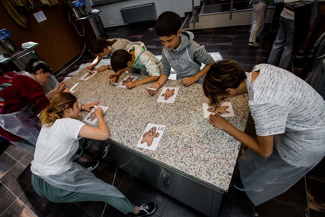 Chocolate Workshop at Choco-Story Brugge - Tastings along the way: why snacking is part of the lesson