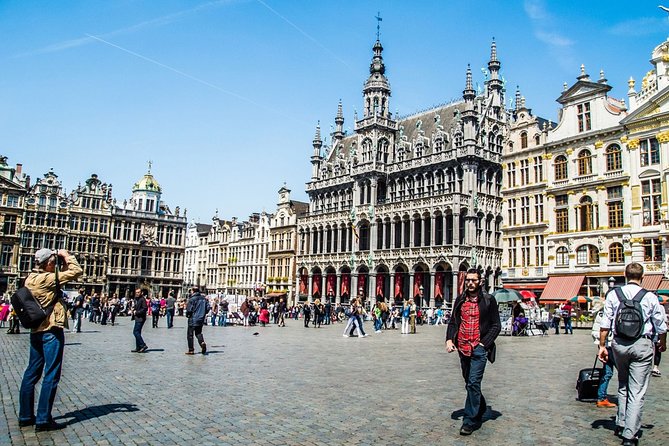 e-Scavenger hunt Brussels: Explore the city at your own pace - How the game works: riddles, audio, and photo tasks