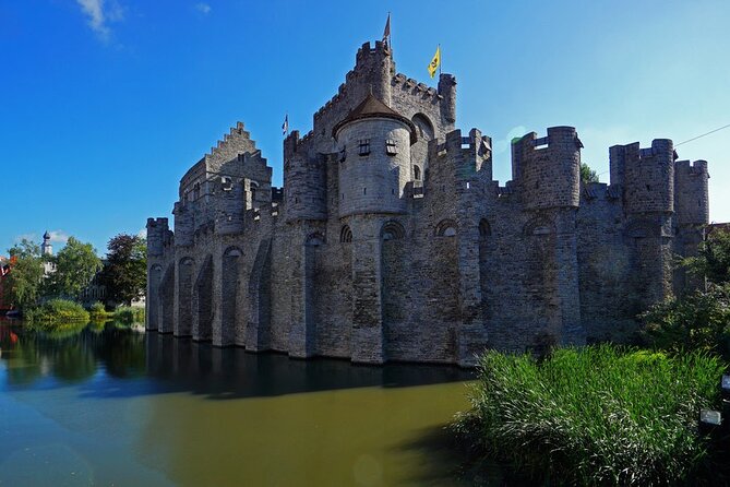 e-Scavenger hunt Ghent: Explore the city at your own pace - St. Michael’s area and Korenmarkt grain trading roots