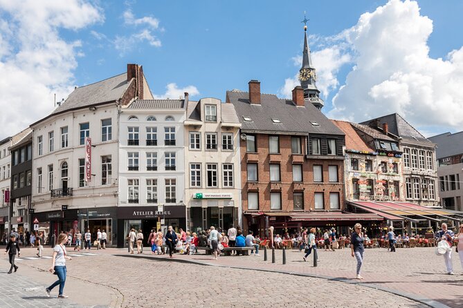 e-Scavenger hunt Hasselt: Explore the city at your own pace - The trail from Gin Museum to Virga Jesse basilica