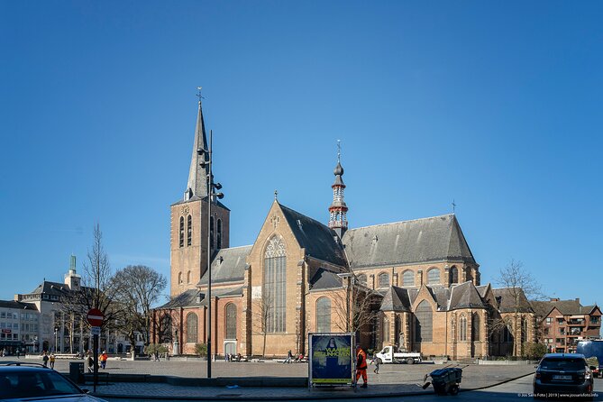 e-Scavenger hunt Turnhout: Explore the city at your own pace - St. Peter’s Church: austere outside, surprising inside
