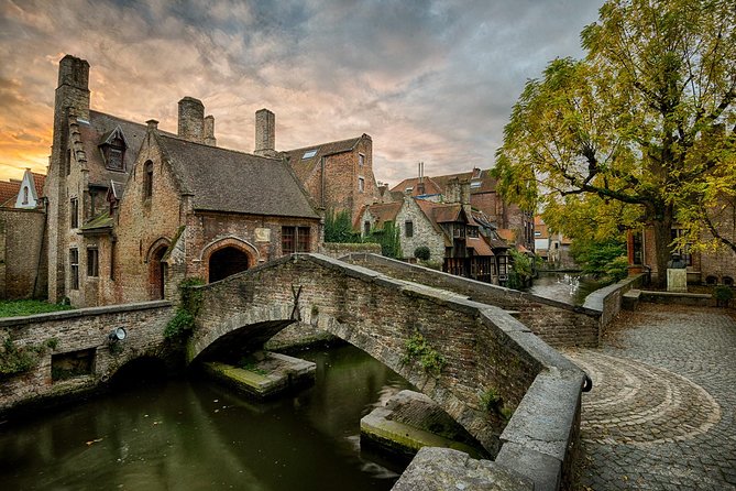 "Essential Brugge" Photo Tour - 3hr private city tour & workshop - Starting at Burg Square, building your shot list fast