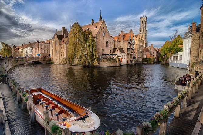 "Essential Brugge" Photo Tour - 3hr private city tour & workshop - St Bonifacius Bridge: the smallest bridge, busiest moments