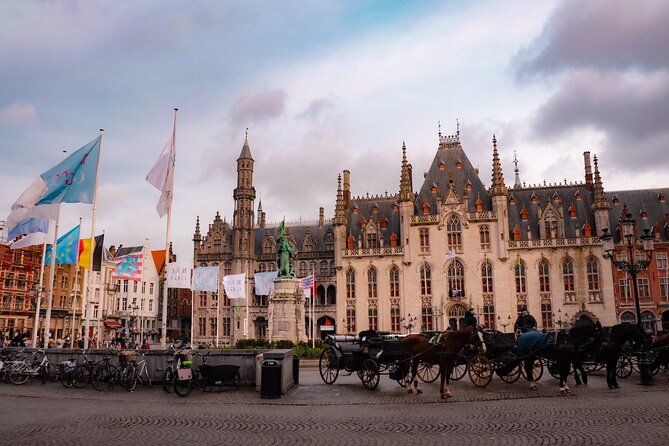 Evening Delights: Bruges Tour with Beer & Chocolate - Grote Markt and Belfry Lights: The Bruges Photo Moment
