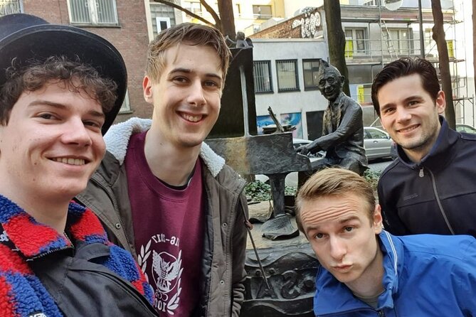 Exciting Murder Mystery - Interactive city walk in Antwerp - How the Antwerp mystery walk works in real life
