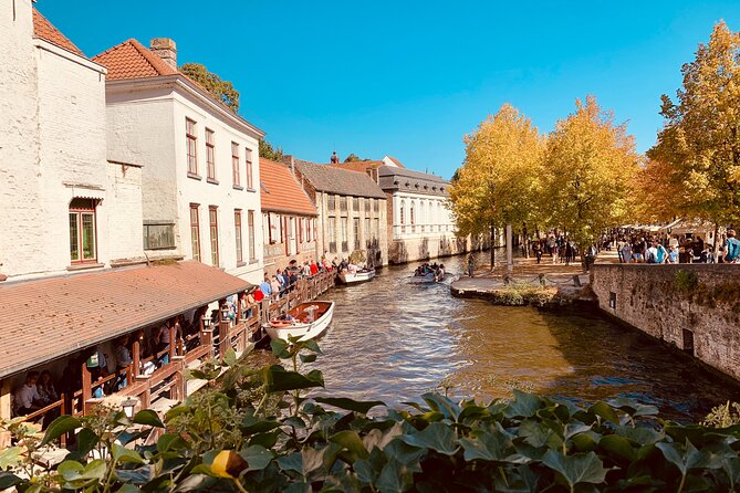 Experience the best of Bruges on a Private Tour with Boat Ride - Stop 5: Burghers’ Lodge (Poortersloge) and Contemporary Art Between Icons