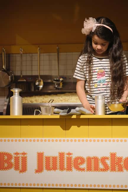 Frietmuseum Brussels: Entry to the fries museum with a tasty treat - Entering the potato story: Peru to Europe on your audio guide