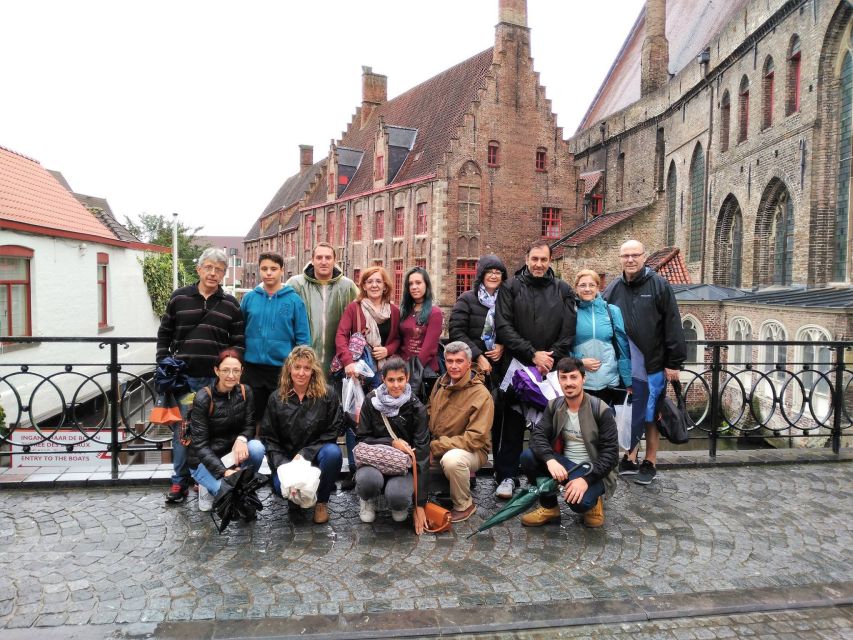 From Amsterdam: Day Trip to Bruges in Spanish or English - Minnewater, Lake of Love legends, and the start that sets the tone
