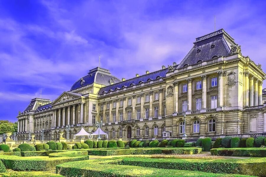 From Amsterdam: Private Sightseeing Trip to Brussels - Sablon district shopping: where your day turns personal