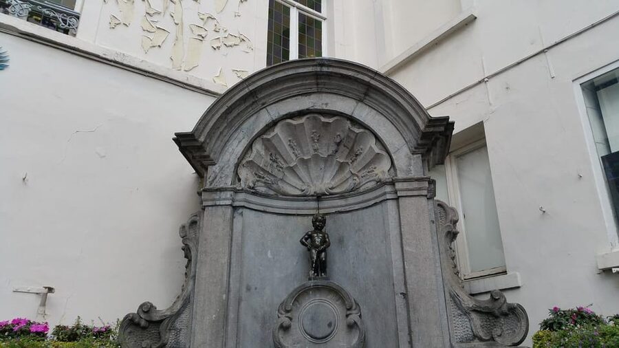 From Amsterdam: To Brussels - Travel as a VIP - Sablon and the justice-and-government facades you pass by