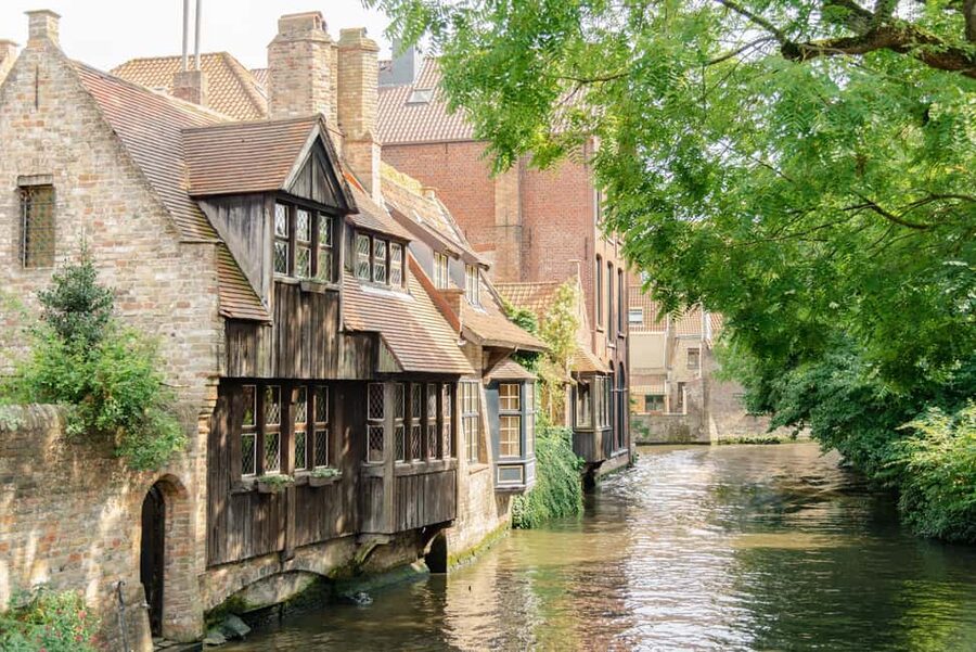 From Brussels: Bruges by Train with Guided Tour & Boat Ride - Who this Bruges day trip suits best