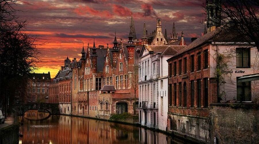 From Brussels: Bruges Day Trip with Boat Tour Option (ENG) - Gruuthuse Palace and the Dijver Canal banks